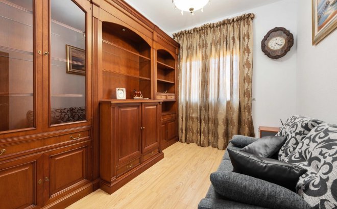 Resale - Villa -
Orihuela Costa - Costa Blanca