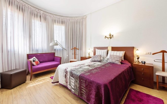 Resale - Villa -
Orihuela Costa - Costa Blanca