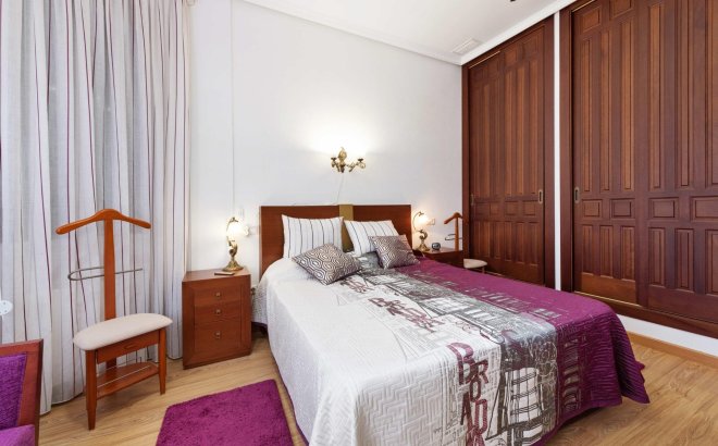 Resale - Villa -
Orihuela Costa - Costa Blanca