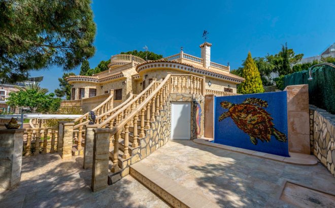 Resale - Villa -
Orihuela Costa - Costa Blanca