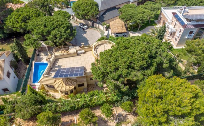 Resale - Villa -
Orihuela Costa - Costa Blanca