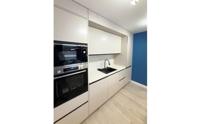 Resale - Apartment -
Torrevieja - El Acequión - Los Náufragos