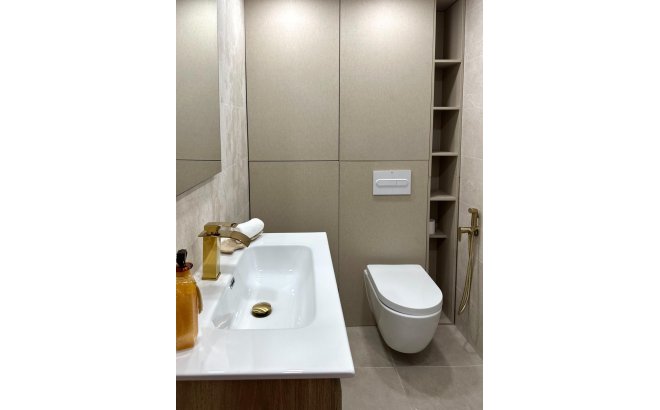 Resale - Apartment -
Torrevieja - El Acequión - Los Náufragos