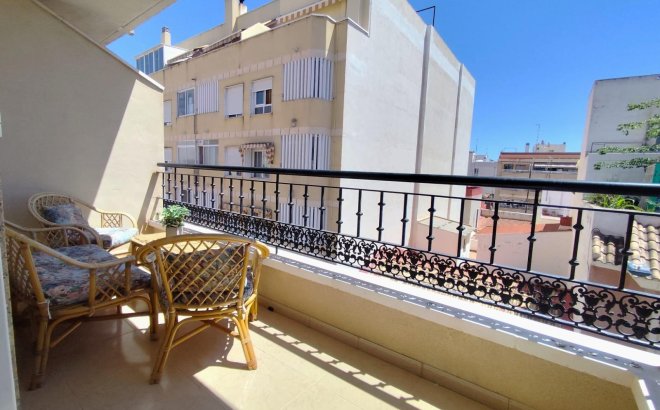 Resale - Apartment -
Torrevieja - Centro