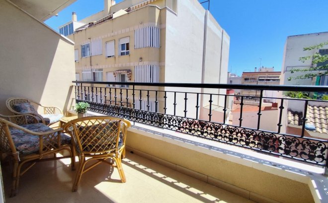 Resale - Apartment -
Torrevieja - Centro