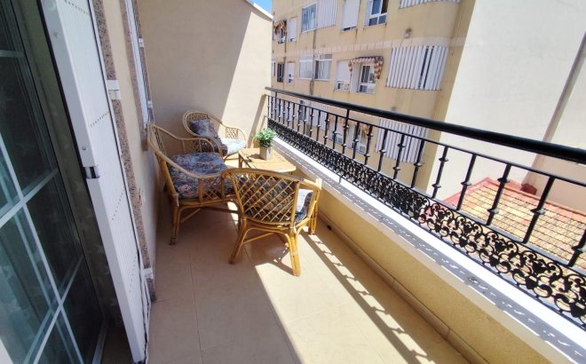 Resale - Apartment -
Torrevieja - Centro