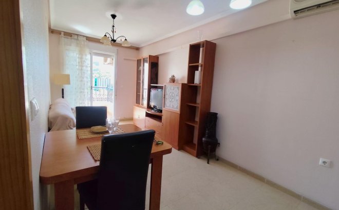 Resale - Apartment -
Torrevieja - Centro