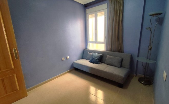 Resale - Apartment -
Torrevieja - Centro