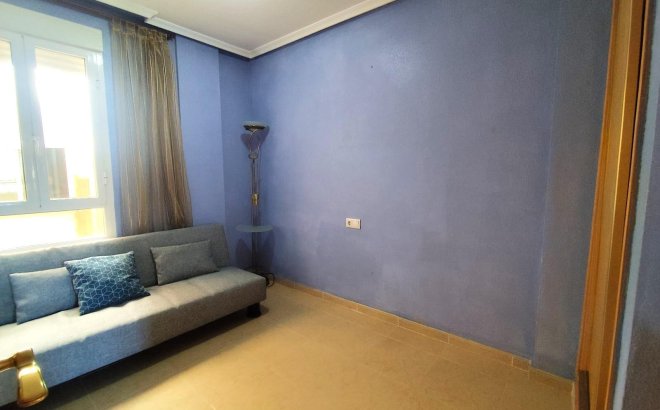 Resale - Apartment -
Torrevieja - Centro