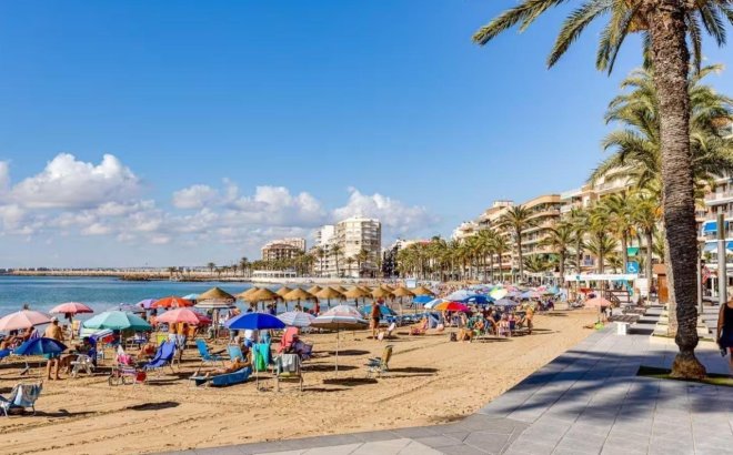 Resale - Apartment -
Torrevieja - Centro
