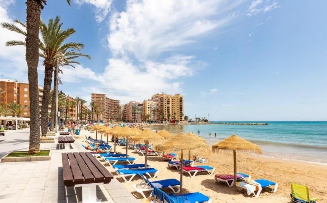 Resale - Apartment -
Torrevieja - Centro