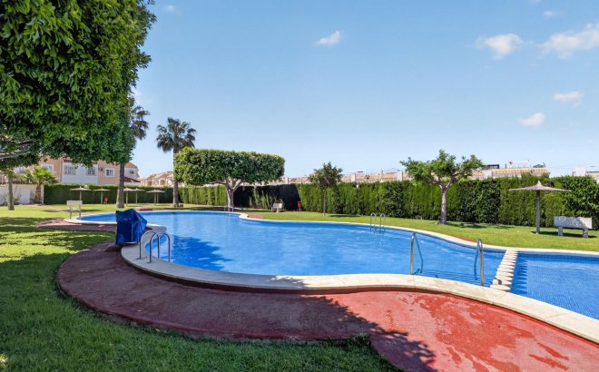Resale - Apartment -
Torrevieja - El Limonar