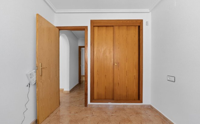 Resale - Apartment -
Torrevieja - El Limonar