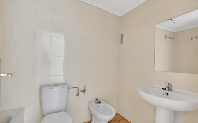 Resale - Apartment -
Torrevieja - El Limonar