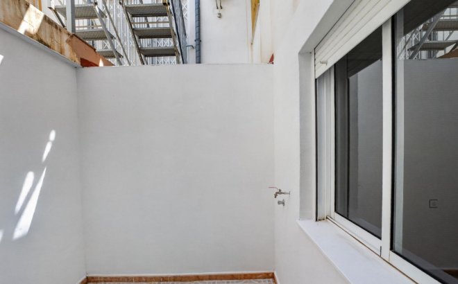 Resale - Apartment -
Torrevieja - El Limonar
