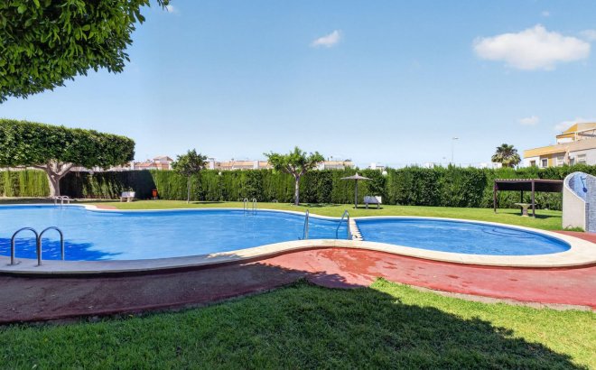 Resale - Apartment -
Torrevieja - El Limonar