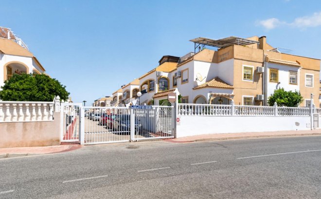 Resale - Apartment -
Torrevieja - El Limonar