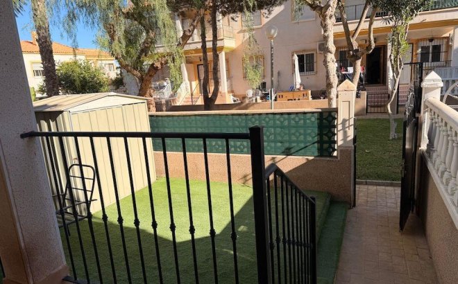 Resale - Bungalow -
Orihuela Costa - Costa Blanca