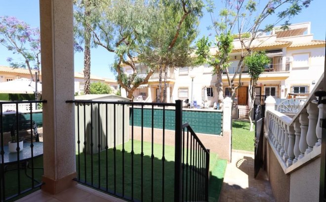 Resale - Bungalow -
Orihuela Costa - Costa Blanca