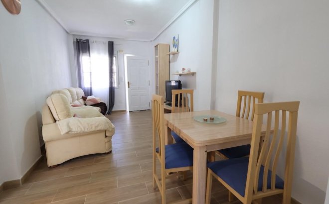 Resale - Bungalow -
Orihuela Costa - Costa Blanca