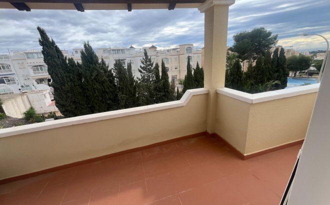 Resale - Dúplex -
San Miguel de Salinas - Las Filipinas