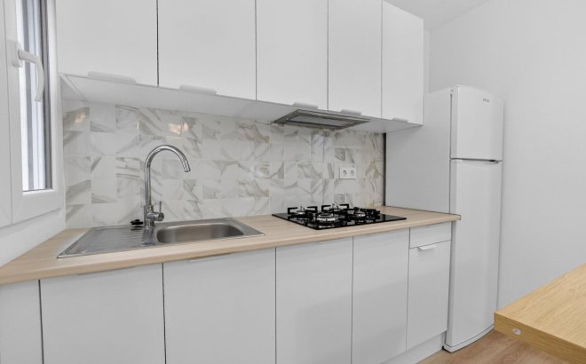 Resale - Apartment -
Torrevieja - Centro