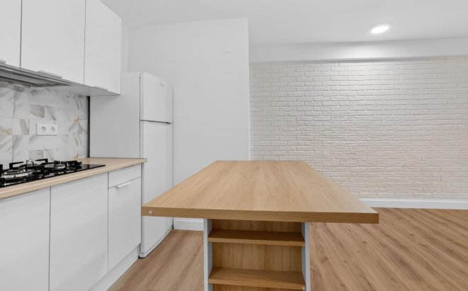 Resale - Apartment -
Torrevieja - Centro