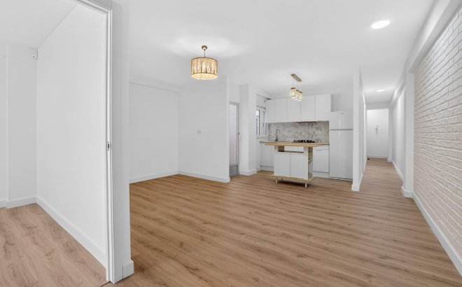 Resale - Apartment -
Torrevieja - Centro