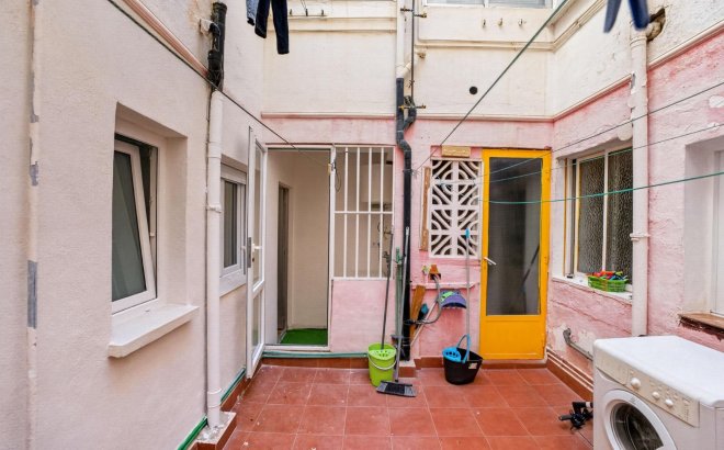 Resale - Apartment -
Torrevieja - Centro