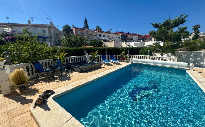 Resale - Town House -
Torrevieja - Costa Blanca