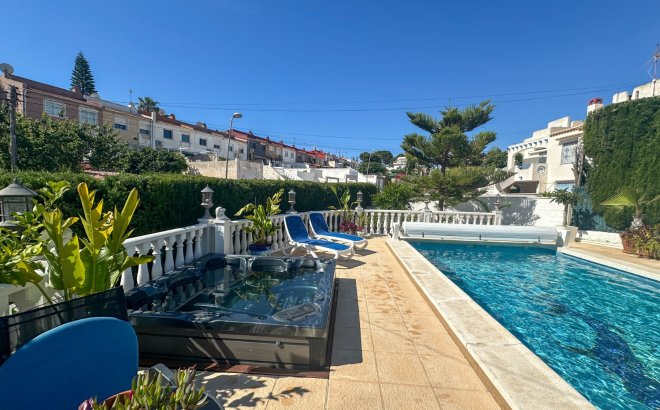 Resale - Town House -
Torrevieja - Costa Blanca