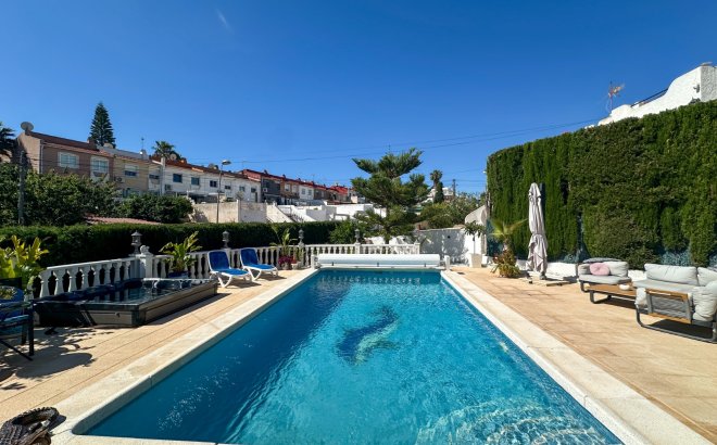 Resale - Town House -
Torrevieja - Costa Blanca