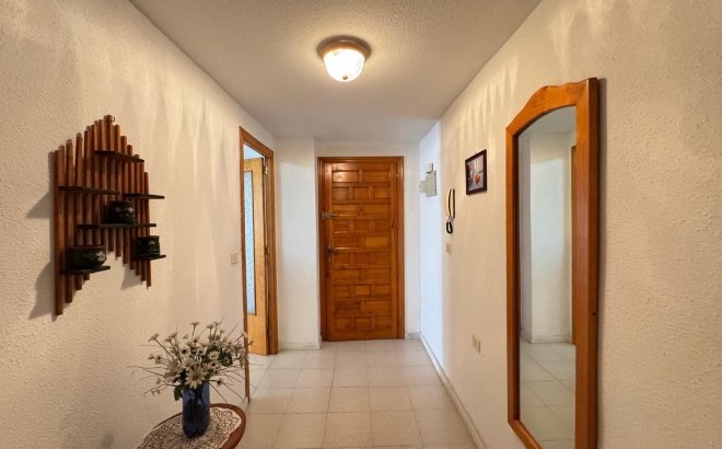 Resale - Apartment -
Torrevieja - Centro