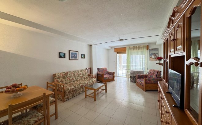 Resale - Apartment -
Torrevieja - Centro