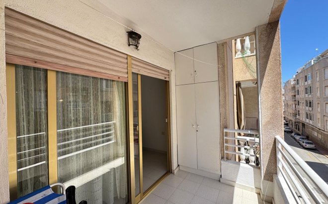 Resale - Apartment -
Torrevieja - Centro