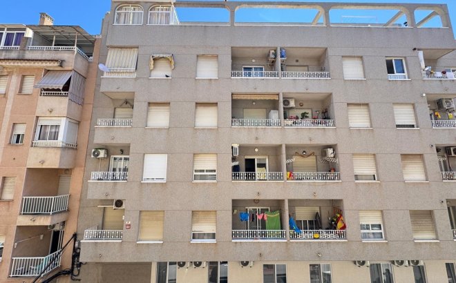 Resale - Apartment -
Torrevieja - Centro