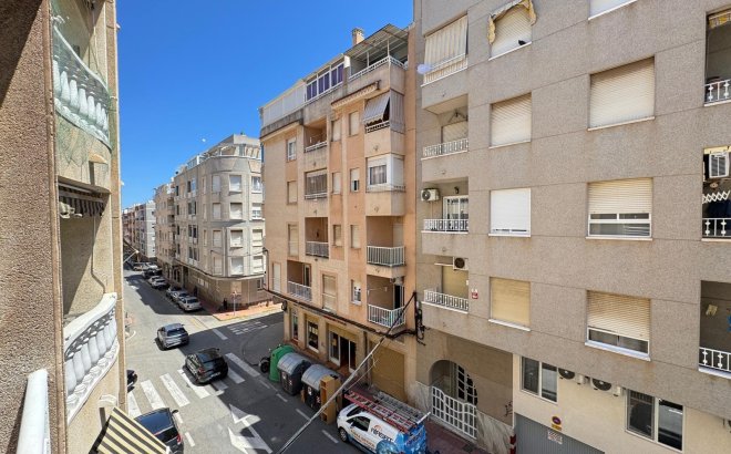 Resale - Apartment -
Torrevieja - Centro
