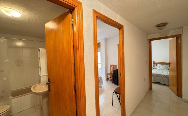 Resale - Apartment -
Torrevieja - Centro