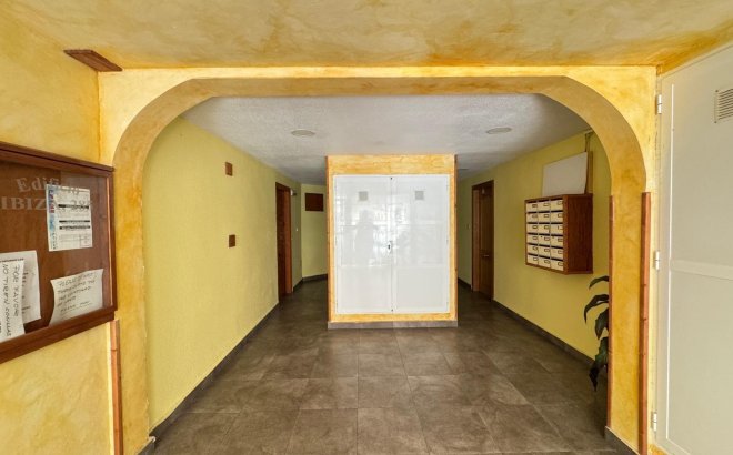 Resale - Apartment -
Torrevieja - Centro