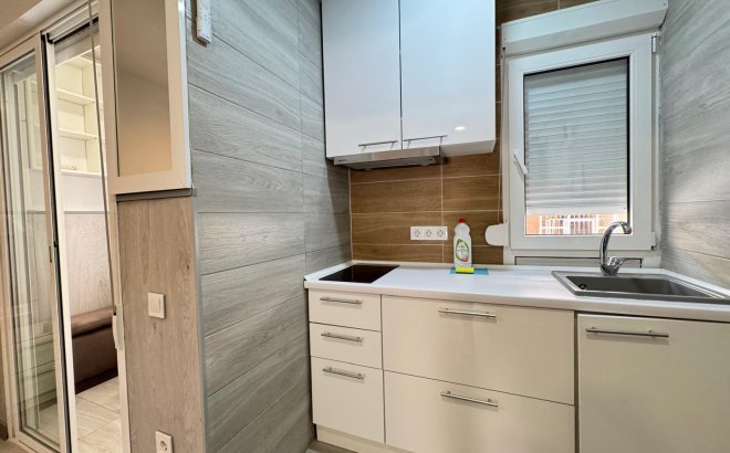 Resale - Apartment -
Torrevieja - Playa del Cura