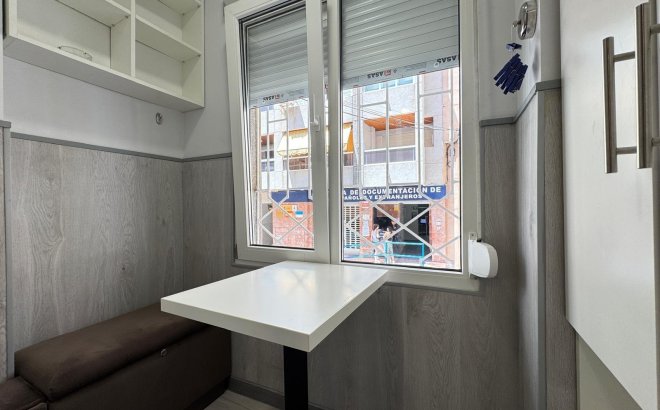 Resale - Apartment -
Torrevieja - Playa del Cura