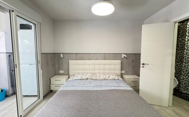 Resale - Apartment -
Torrevieja - Playa del Cura