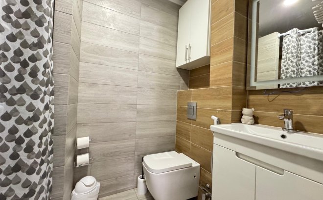 Resale - Apartment -
Torrevieja - Playa del Cura