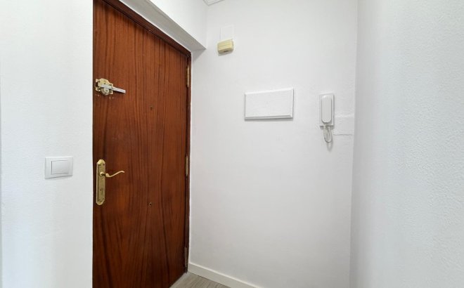 Resale - Apartment -
Torrevieja - Centro