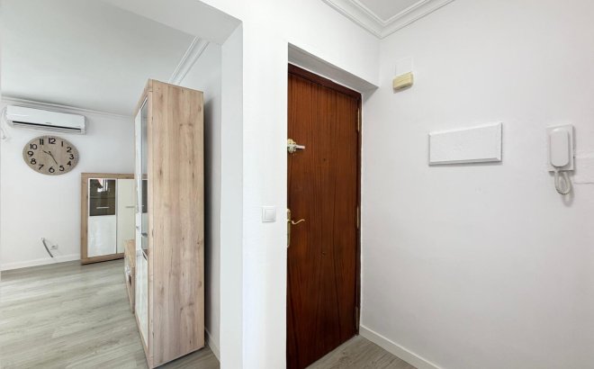 Resale - Apartment -
Torrevieja - Centro