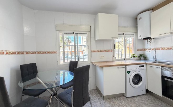 Resale - Apartment -
Torrevieja - Centro