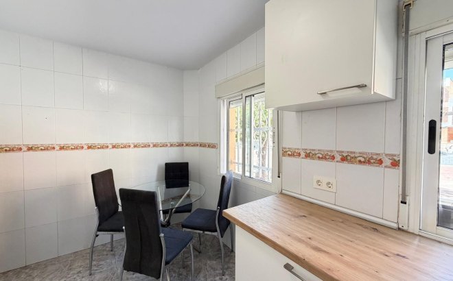 Resale - Apartment -
Torrevieja - Centro