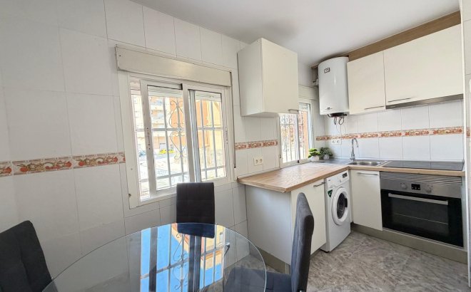 Resale - Apartment -
Torrevieja - Centro