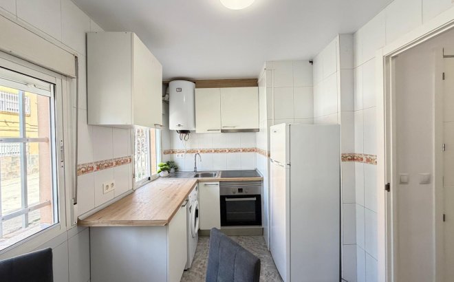 Resale - Apartment -
Torrevieja - Centro