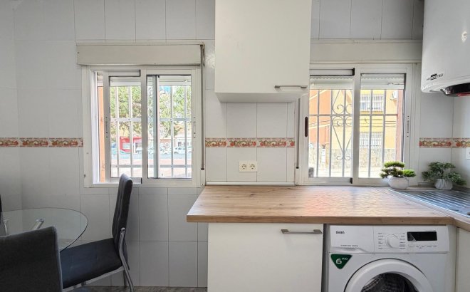 Resale - Apartment -
Torrevieja - Centro
